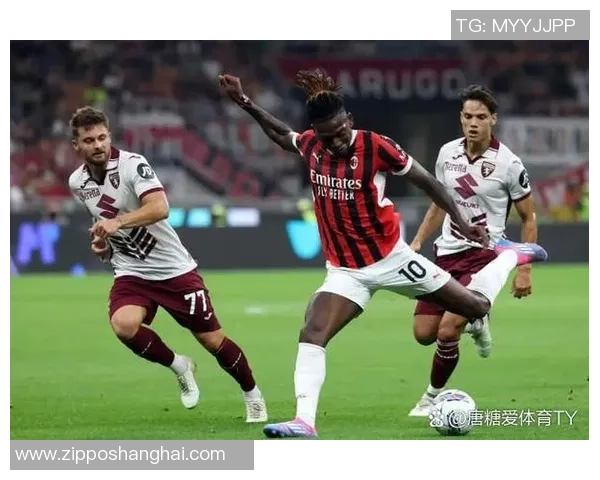 英超激战曼联与AC米兰战成平局乌龙球瞬间引发全场热议与十大精彩进球回顾