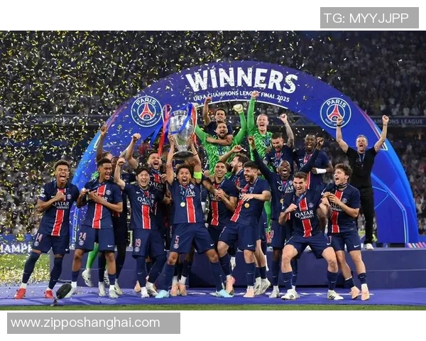 国王杯精彩对决巴黎圣日耳曼五球大胜曼联全场沸腾瞬间回顾