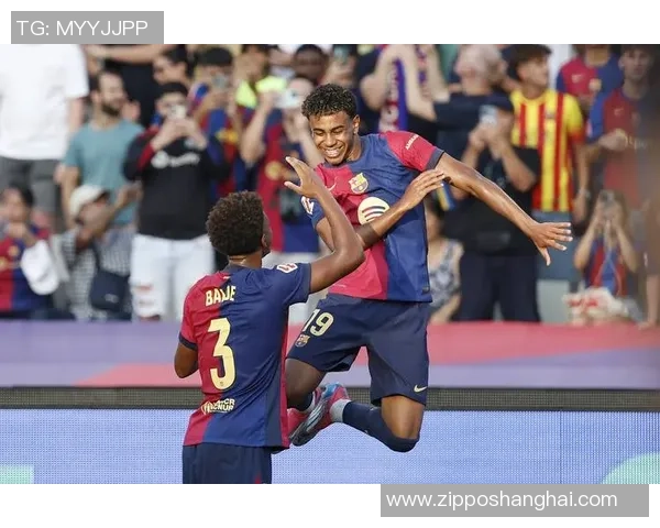 曼联逆转巴黎圣日耳曼点球大战精彩瞬间引发全场狂欢赛后点评